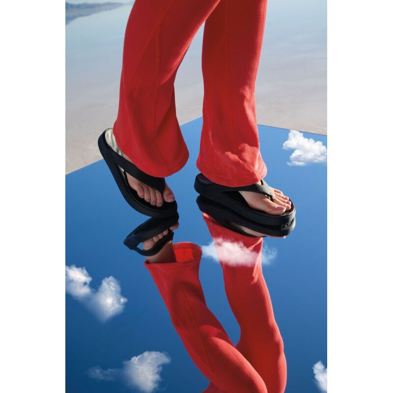 Crocs™ Getaway Platform Flip Women's Black