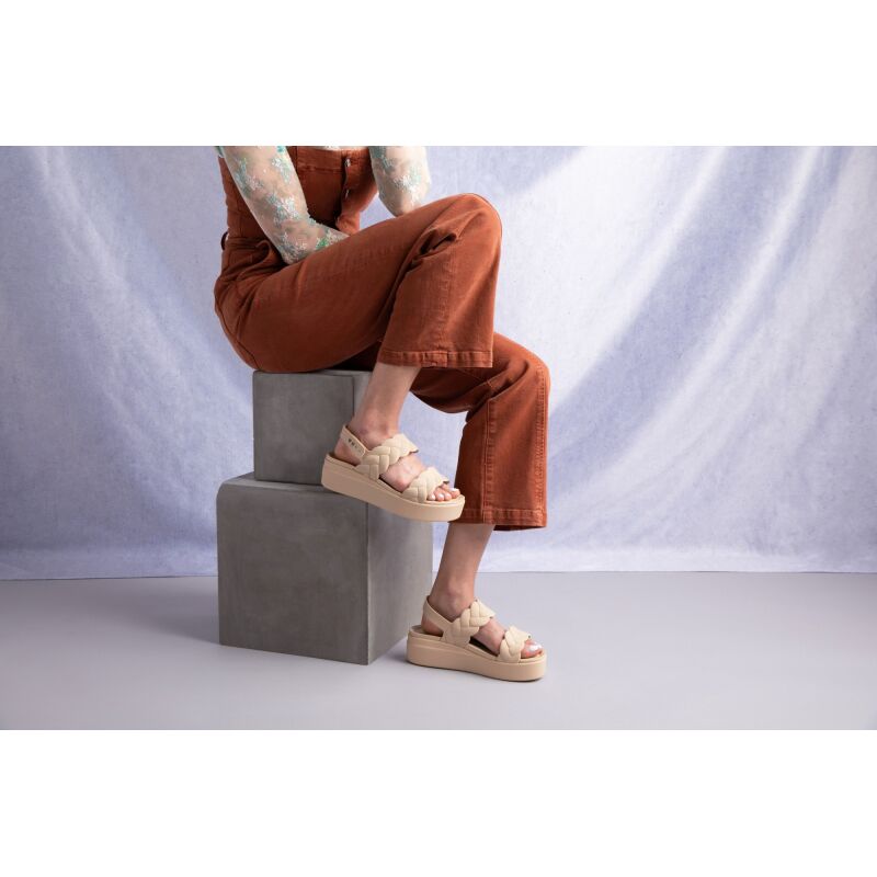 Crocs™ Brooklyn Woven Upper Low Women's Chai