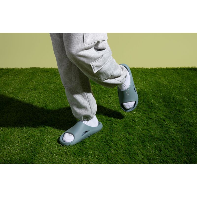 Crocs™ Mellow Recovery Slide Pond