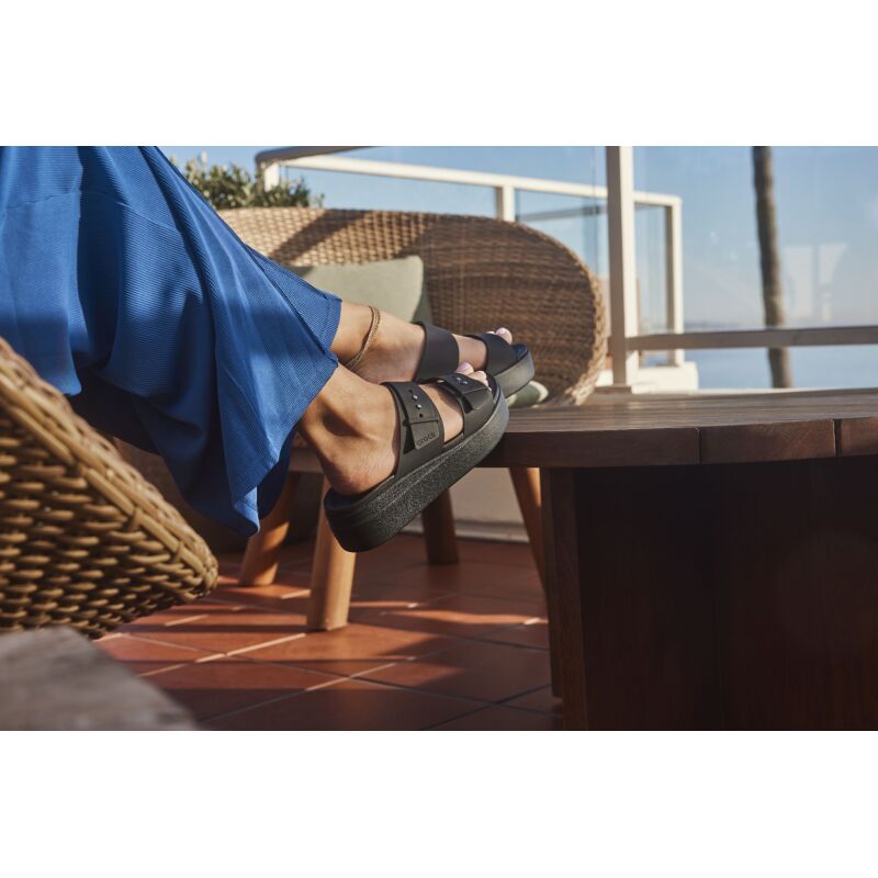 Crocs™ BROOKLYN BUCKLE LOW Black