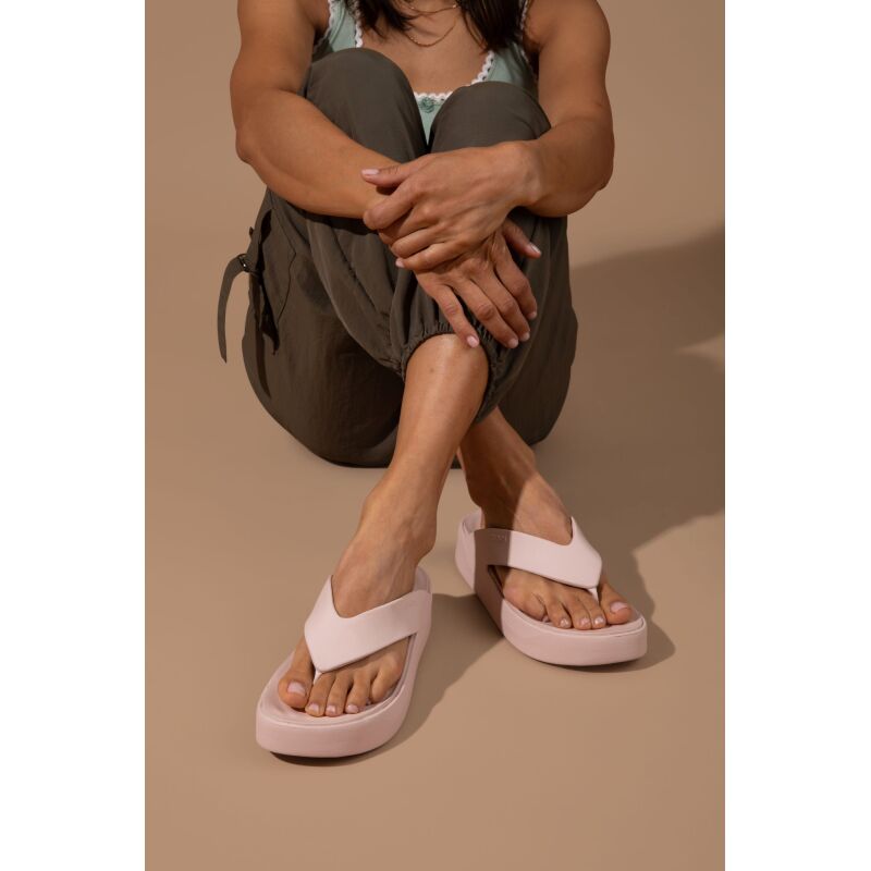 Crocs™ Getaway Platform Flip Quartz