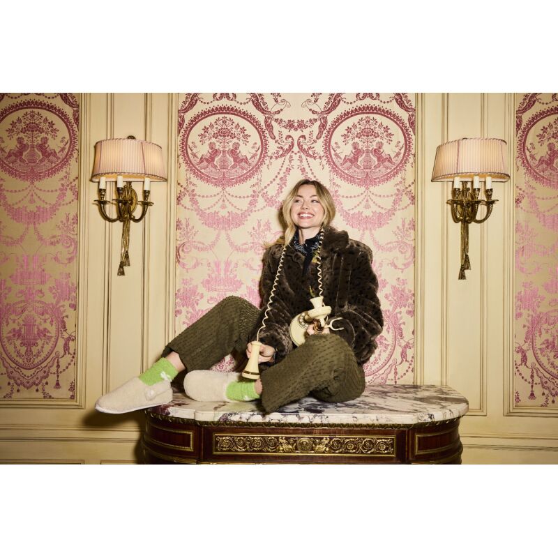 Crocs™ Classic Cozzzy Slipper Stucco