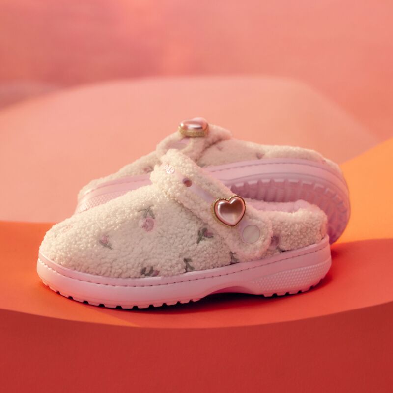 Crocs™ Hollister Unfurgettable Classic Clog Pink Milk